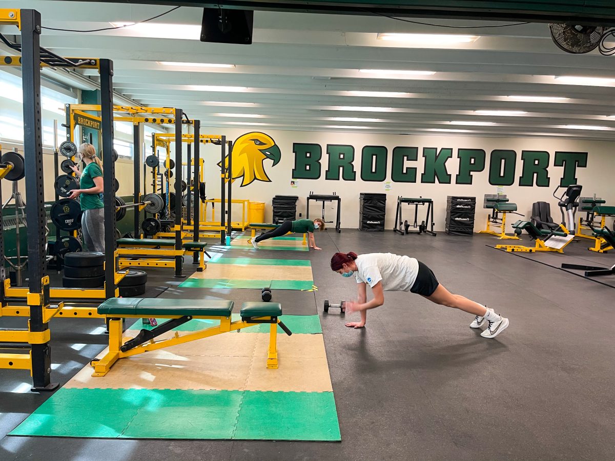 Brockport+Volleyball+team+lift+on+2+March+2021+%28Photo+Credit%3A+Ellen+Paddock%29+